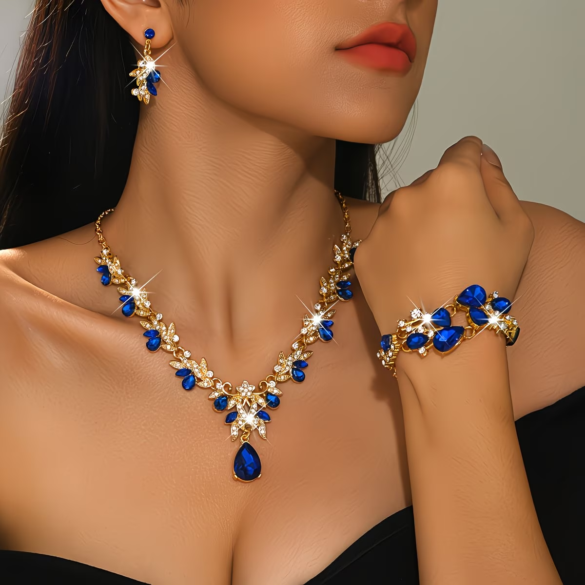 🔥💎✨Conjunto de joias de alta qualidade com pendentes em forma de gota, banhados a ouro (três peças): Colar + Pulseira + Brincos