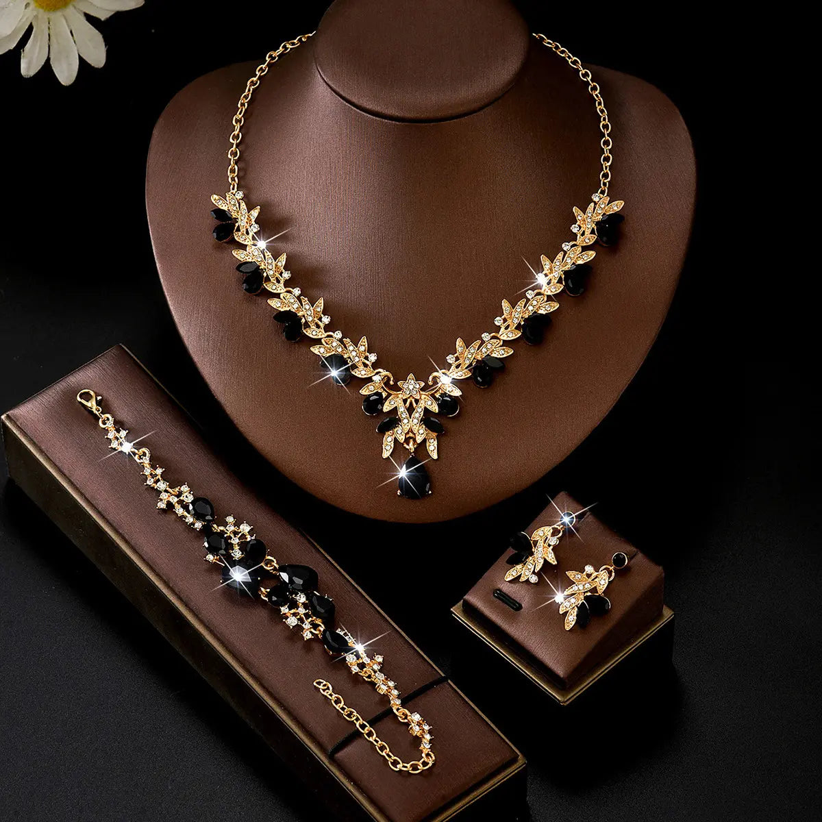 🔥💎✨Conjunto de joias de alta qualidade com pendentes em forma de gota, banhados a ouro (três peças): Colar + Pulseira + Brincos