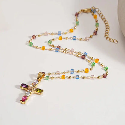 👍🥰🥰 Colar com uma cruz colorida de zircónias cúbicas. Inclui uma bonita caixa de joias.